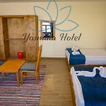 Yassmina Hotel