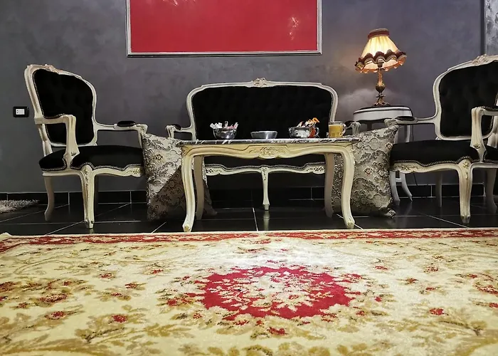 Chic Apartment 1