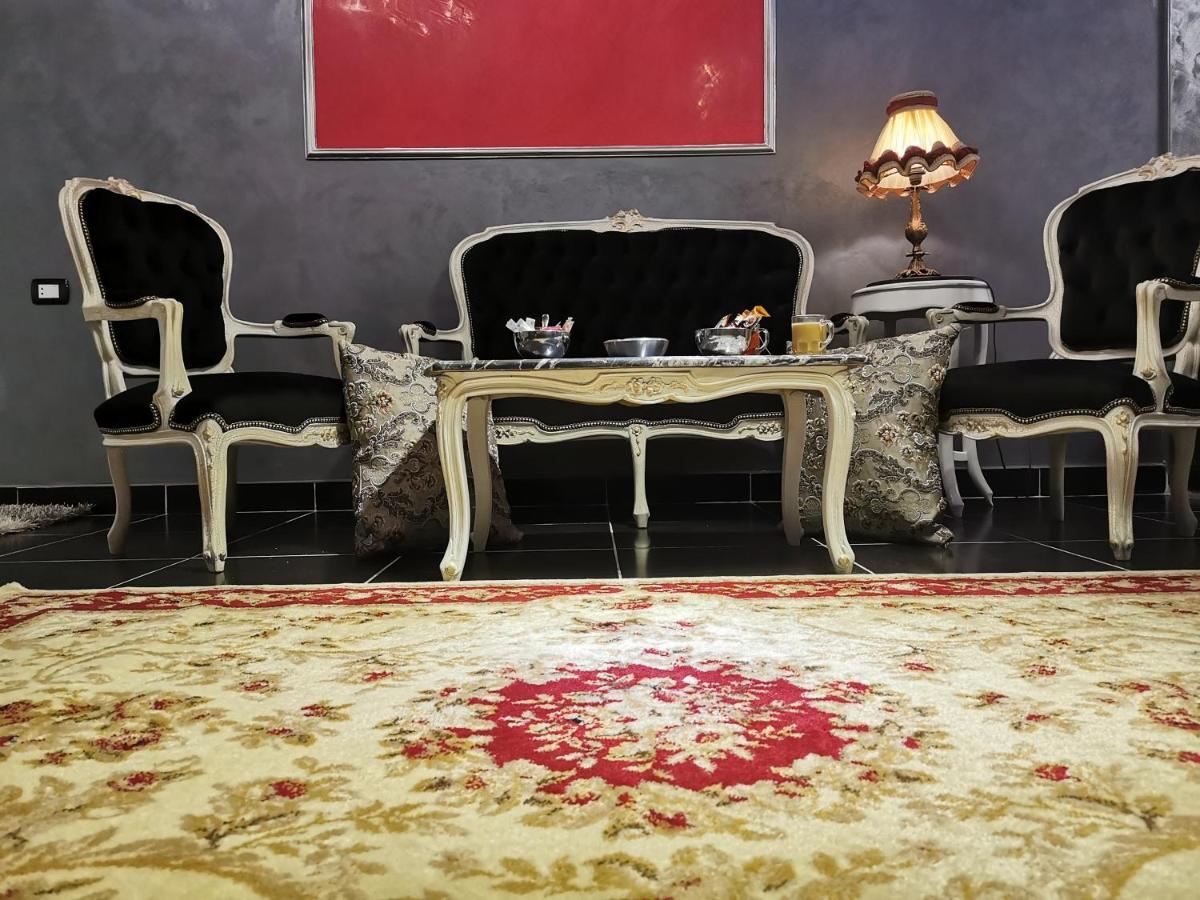 Chic 2 Apartment