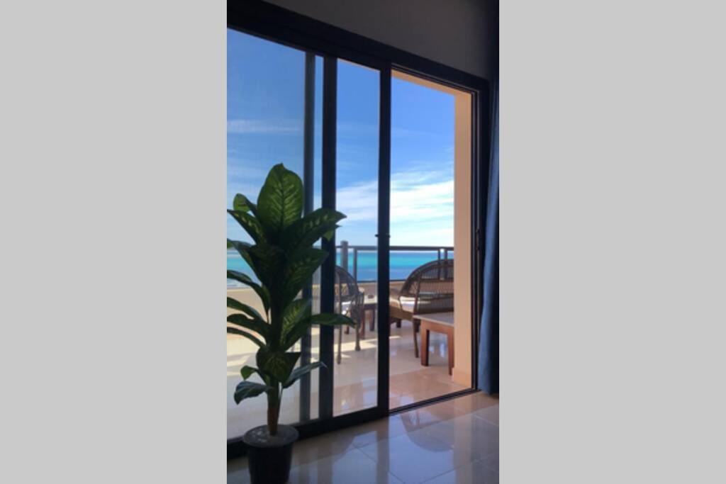 Full With Panoramic View Of Apartment