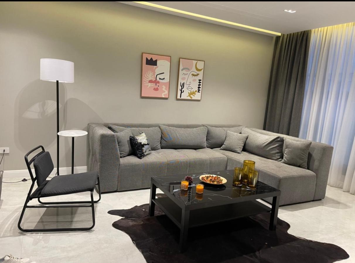 Apartment Penthouse 2br-للعائلات فقط Cairo