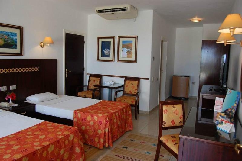 Menaville Resort 4*