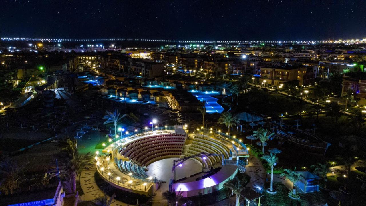Titanic Palace Complex