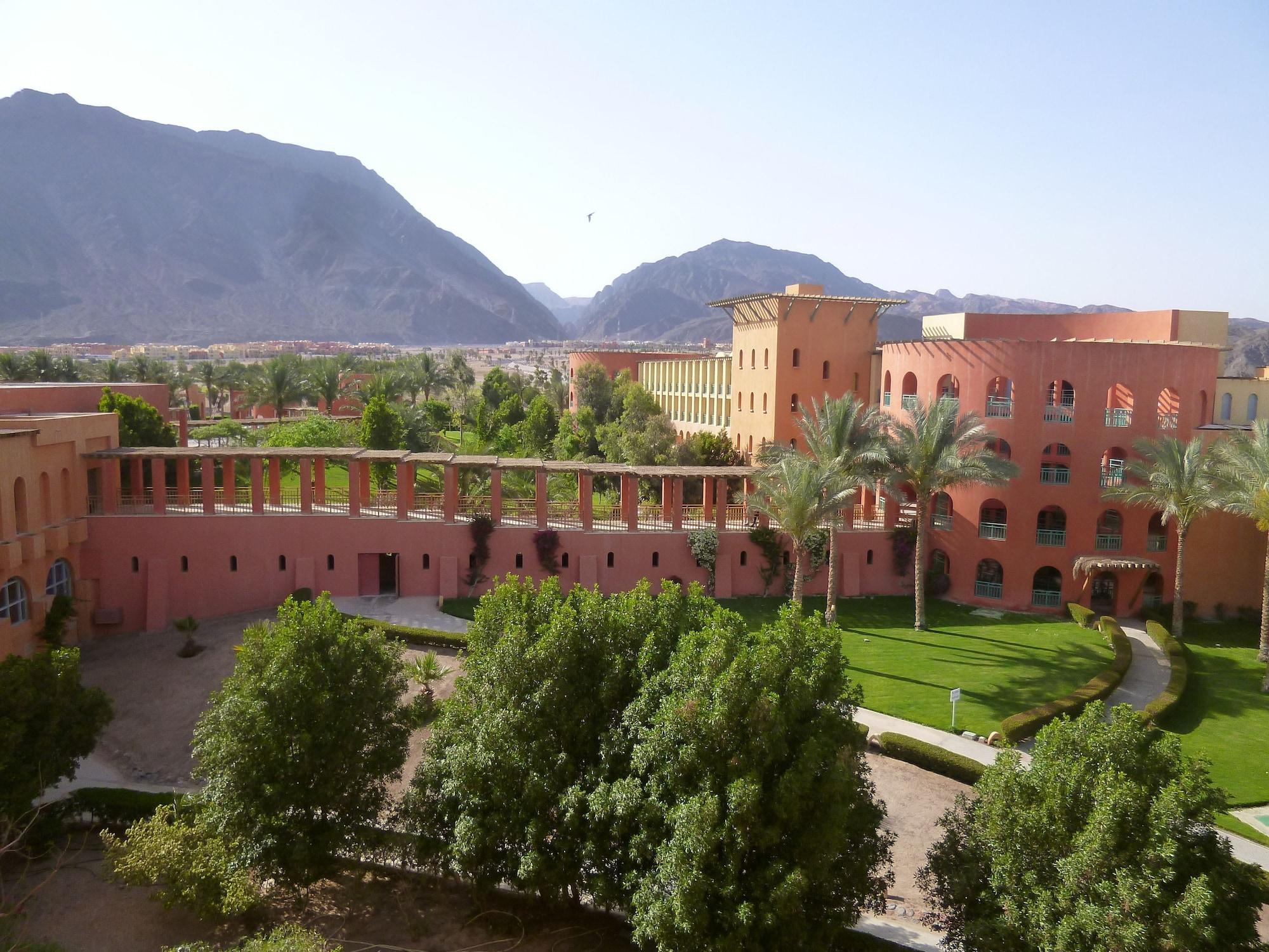 Complex Strand Beach Resort Taba
