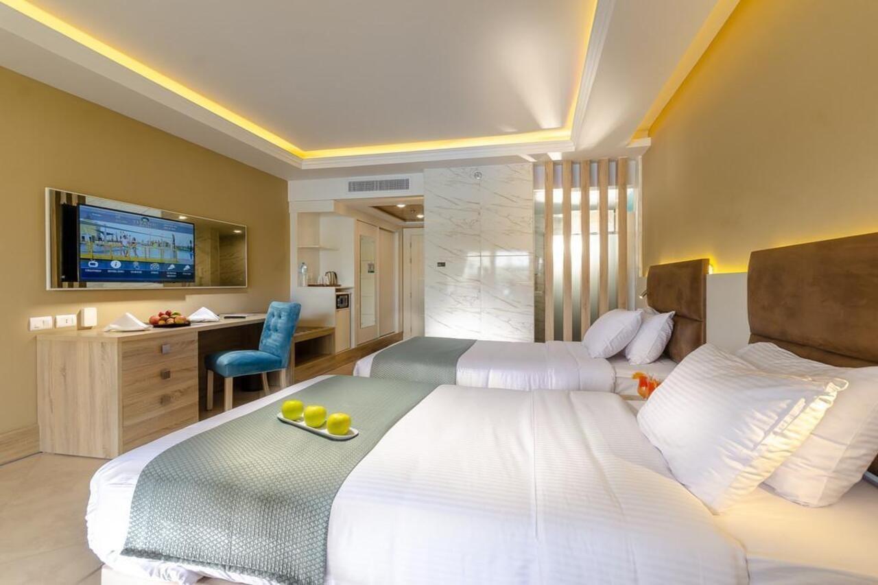Titanic Royal-families And Couples Only 5*
