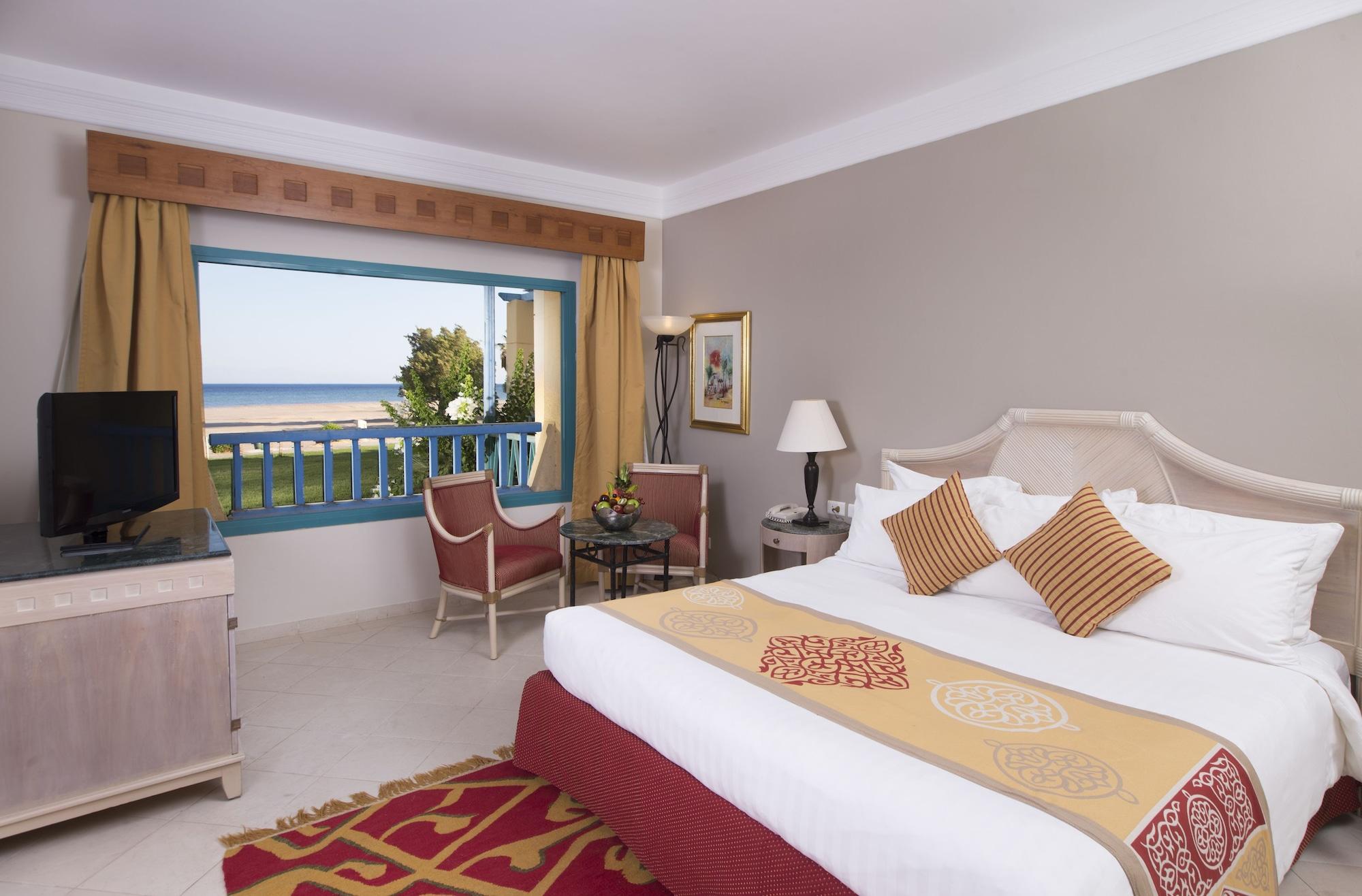 Hotel The Bayview Heights 5*
