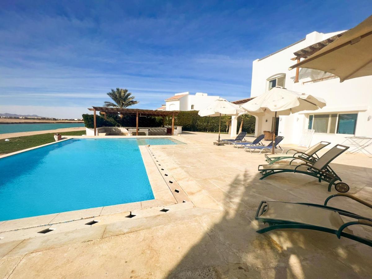 Luxury 4 Bedroom With A Heated Pool Vilă *