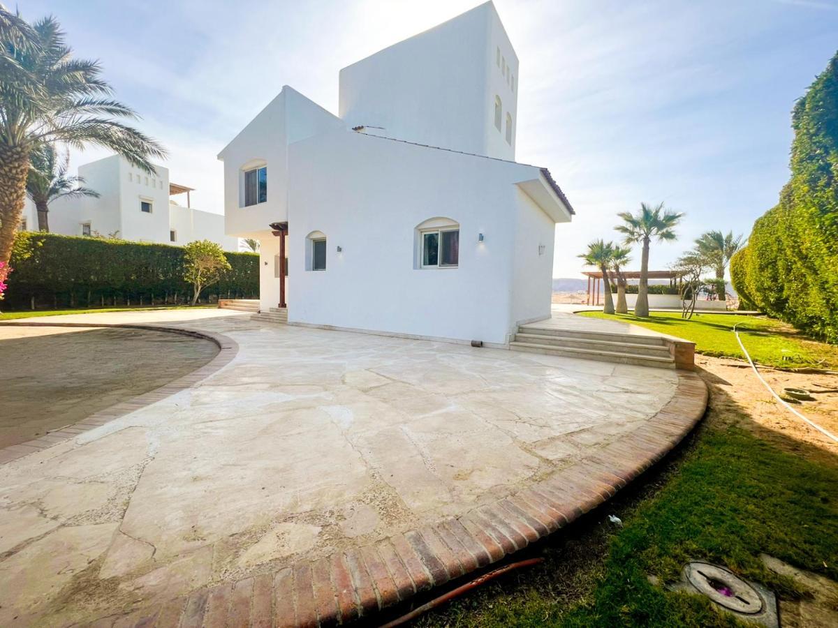 Vilă Luxury 4 Bedroom With A Heated Pool
