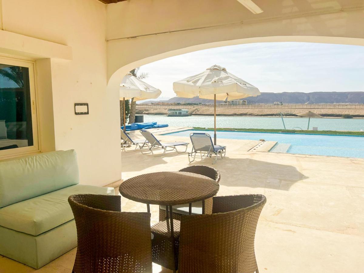 Vilă Luxury 4 Bedroom With A Heated Pool