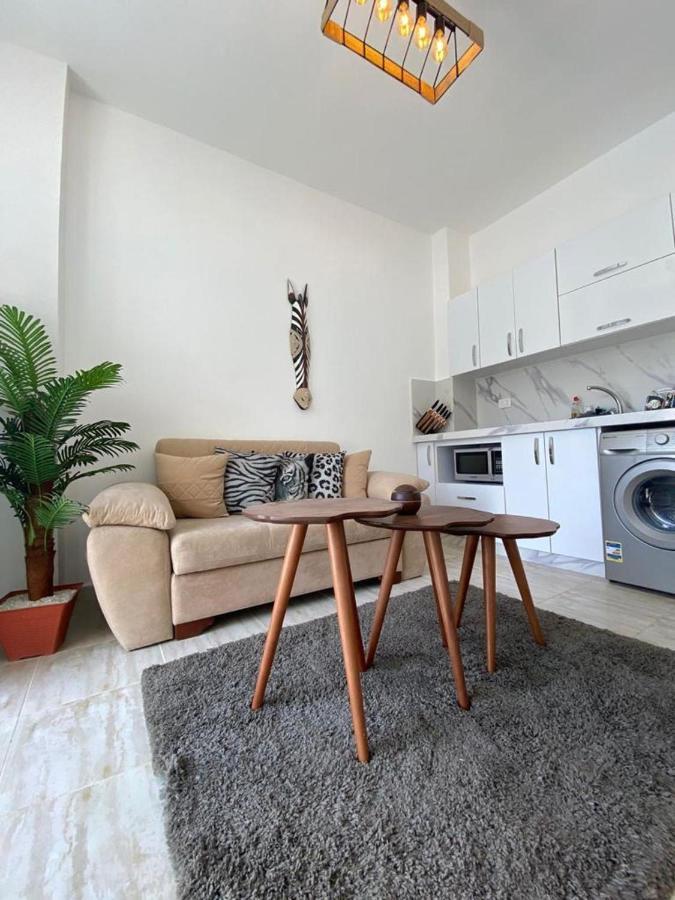 Elegant And Welcoming One Bedroom Apartment *