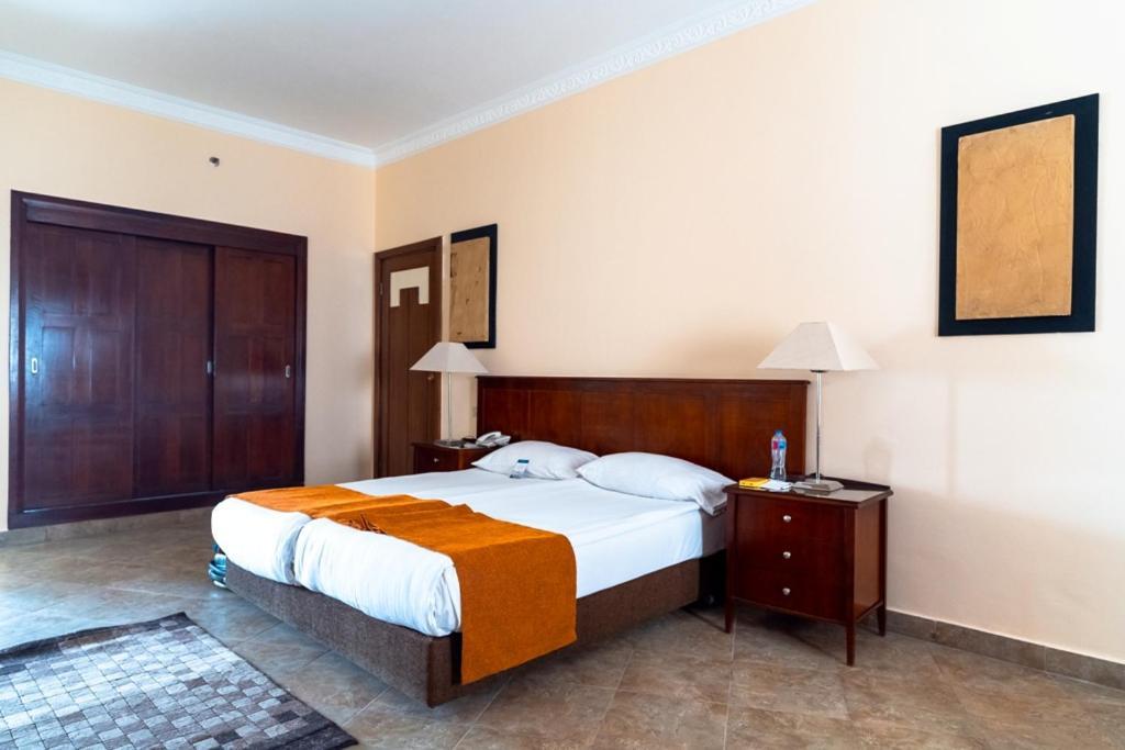 Swiss Plaza Hotel