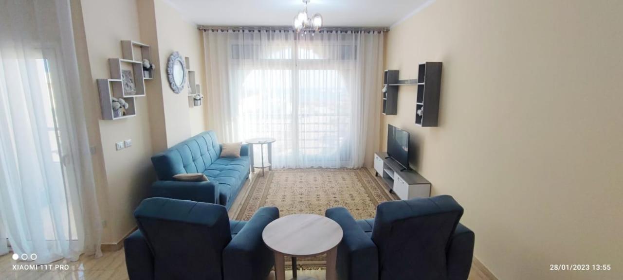 2bedroom In Apartment *