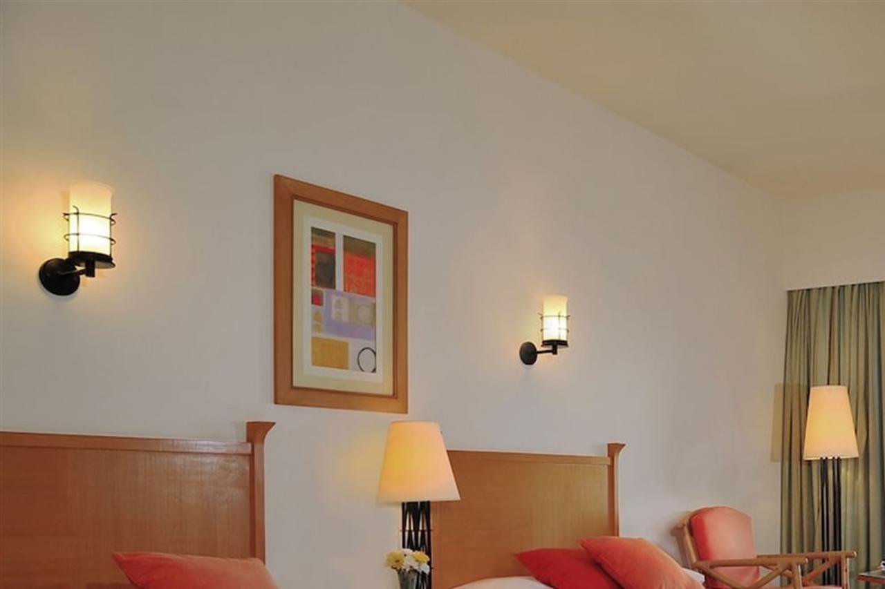 Complex Strand Beach Resort