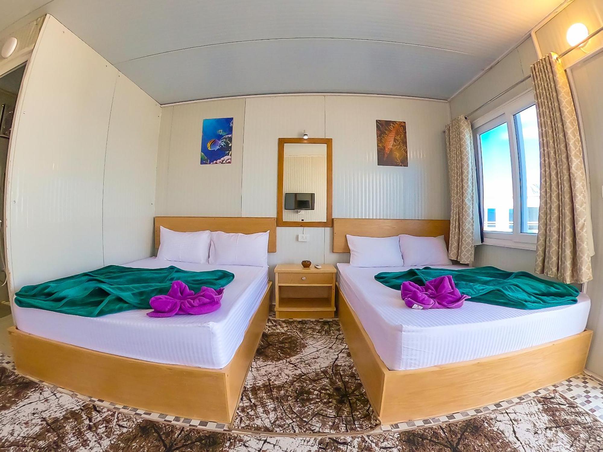 Seaview Hotel 3*