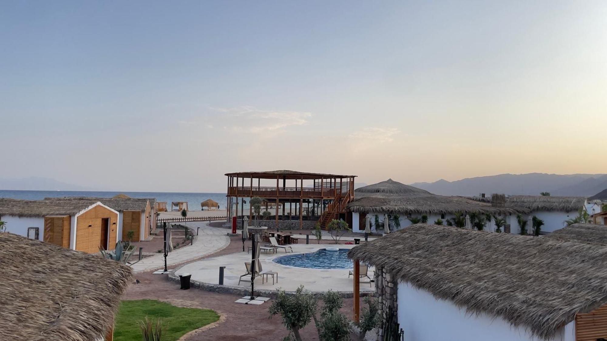 Ananda Camp Hotel *