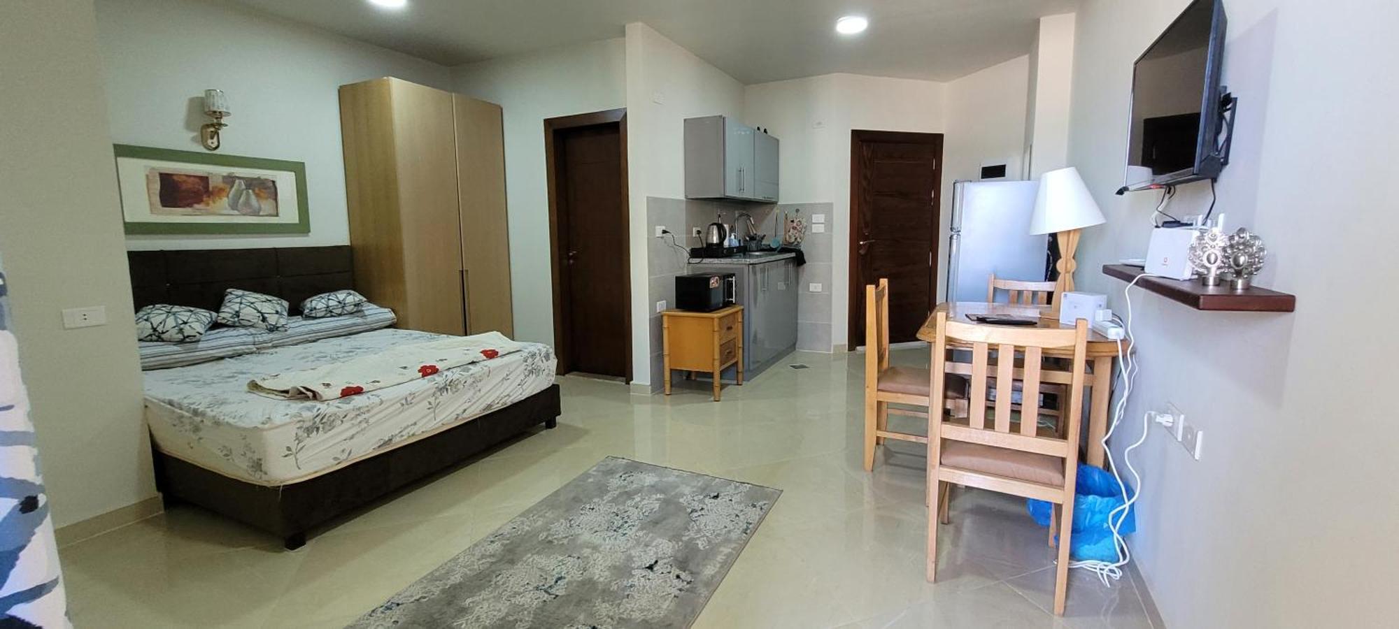 Apartment With Seaview, Amazing For Couples, Sunny & Seaview & Free Wi-fi *