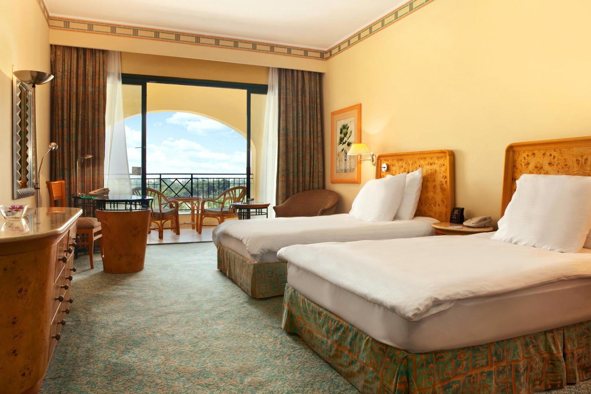 Resort Hilton Pyramids Golf 5*