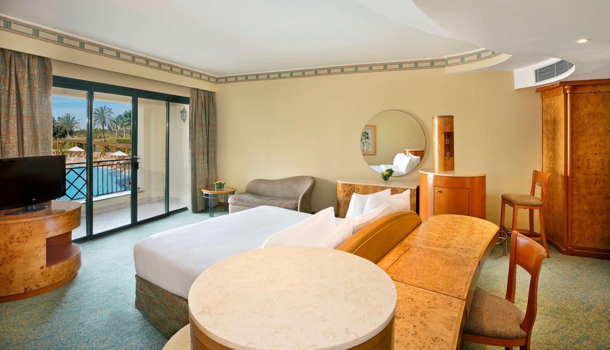 Hilton Pyramids Golf 5* 6th of October City