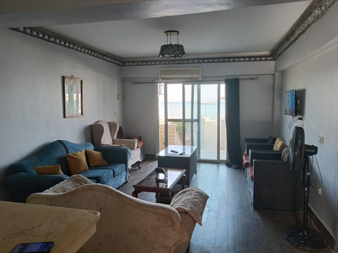 إطلالة مباشرة على البحر فندقي مكيف بحديقة خاصة راس سدر Holiday home Ras Sedr