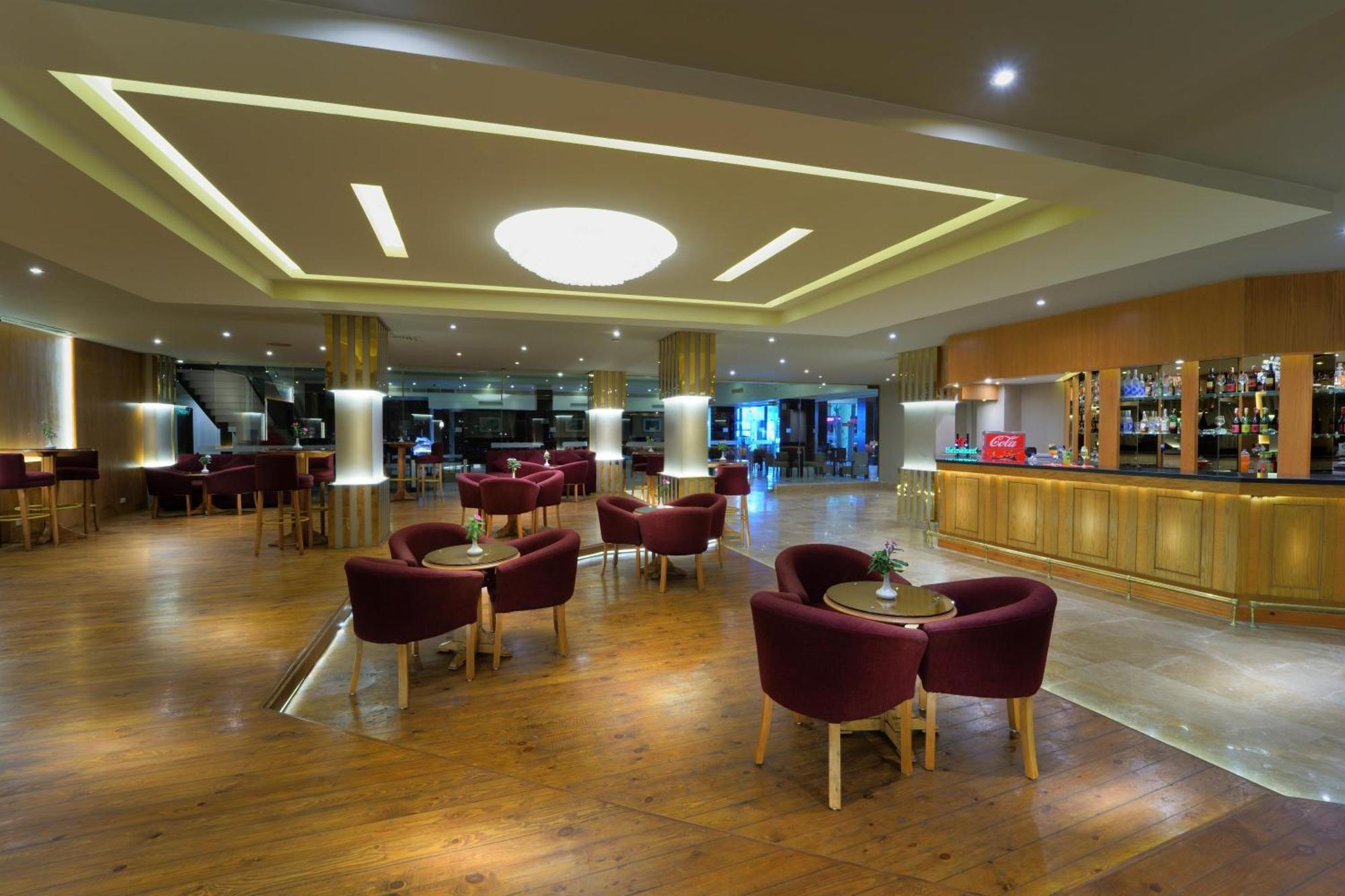 Regina And Aqua Park Resort 4*