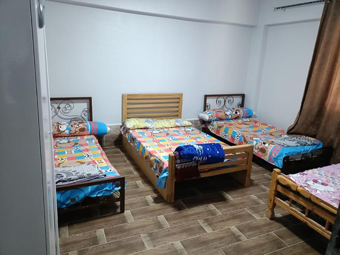 Holiday home إطلالة مباشرة على البحر فندقي مكيف بحديقة خاصة راس سدر Ras Sedr