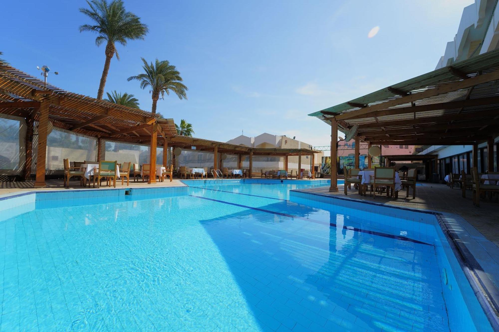 Regina And Aqua Park 4*