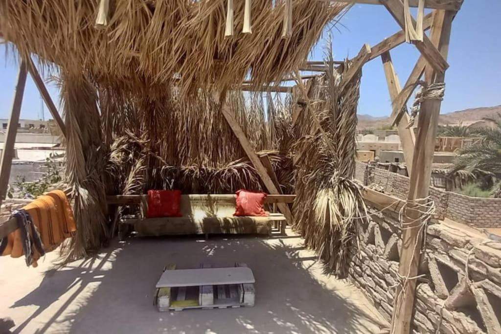 House With 2bed And Rooftop