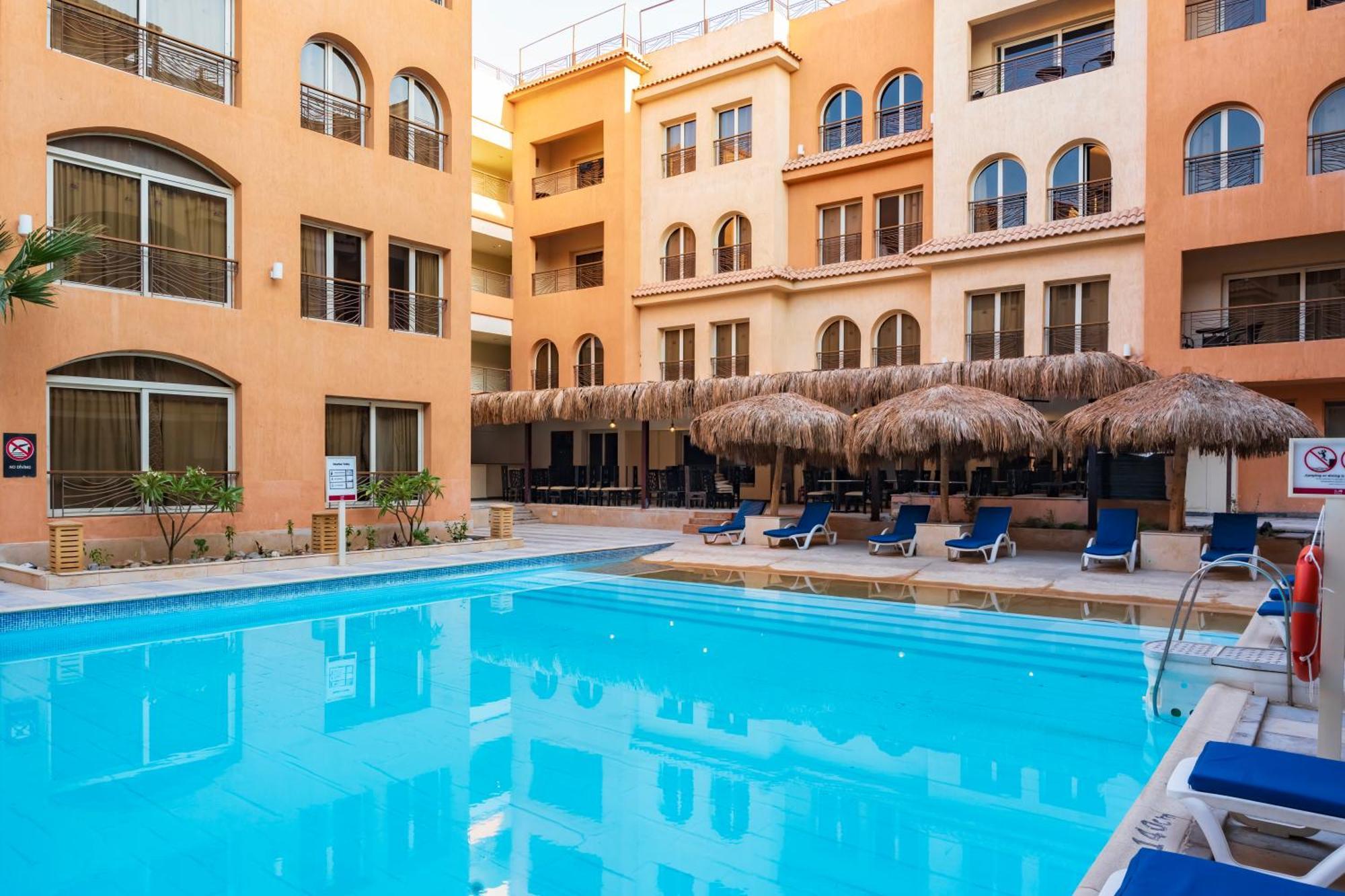 La Rosa Boho Aqua Park Hotel 3*