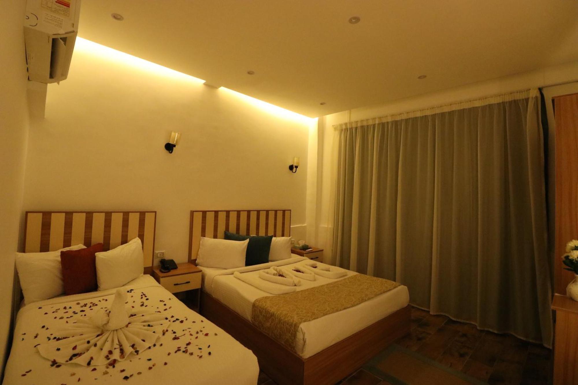 Hotel West Pyramids