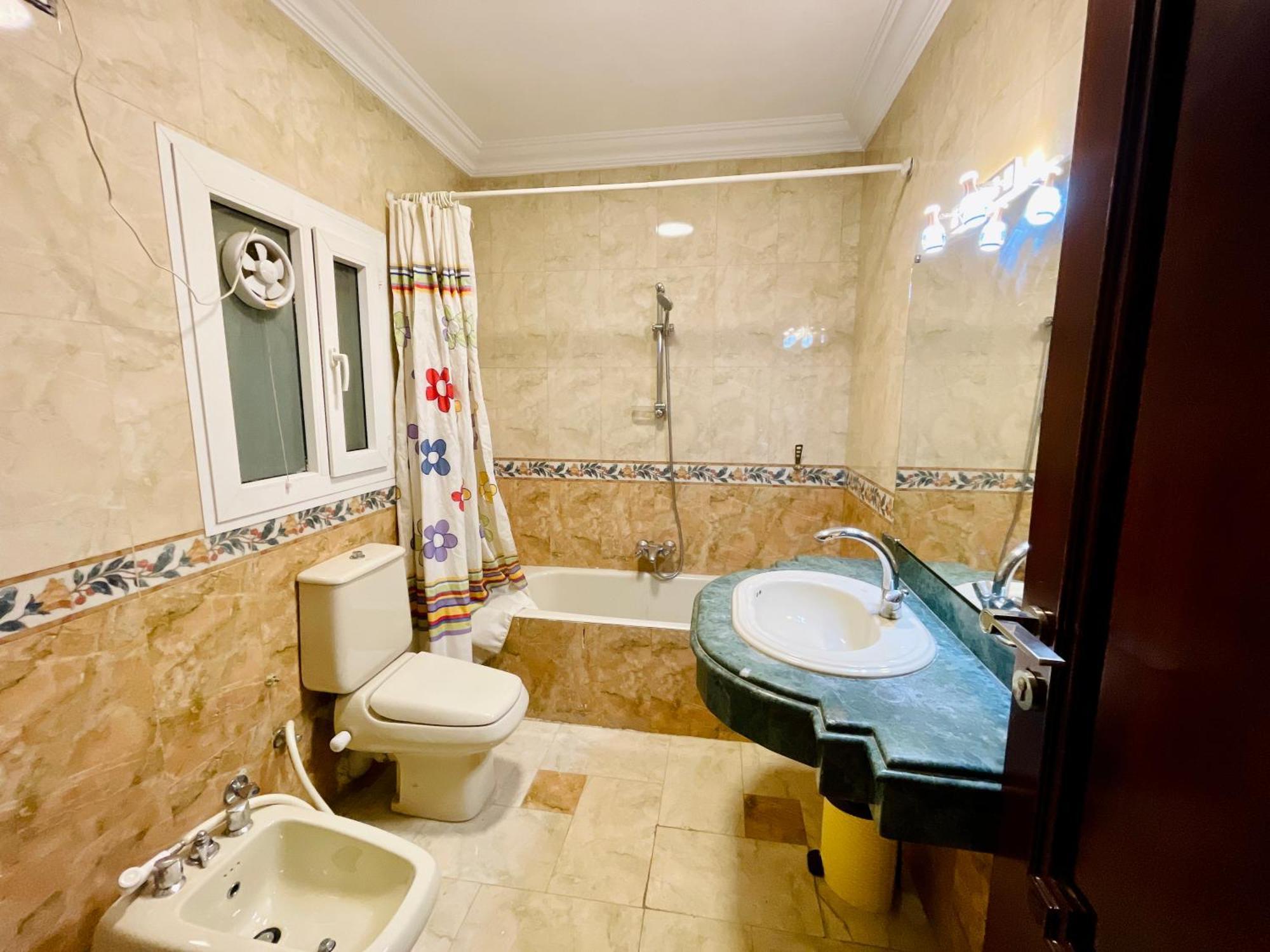 Family Lux -3brsnile Corniche Apartment Cairo
