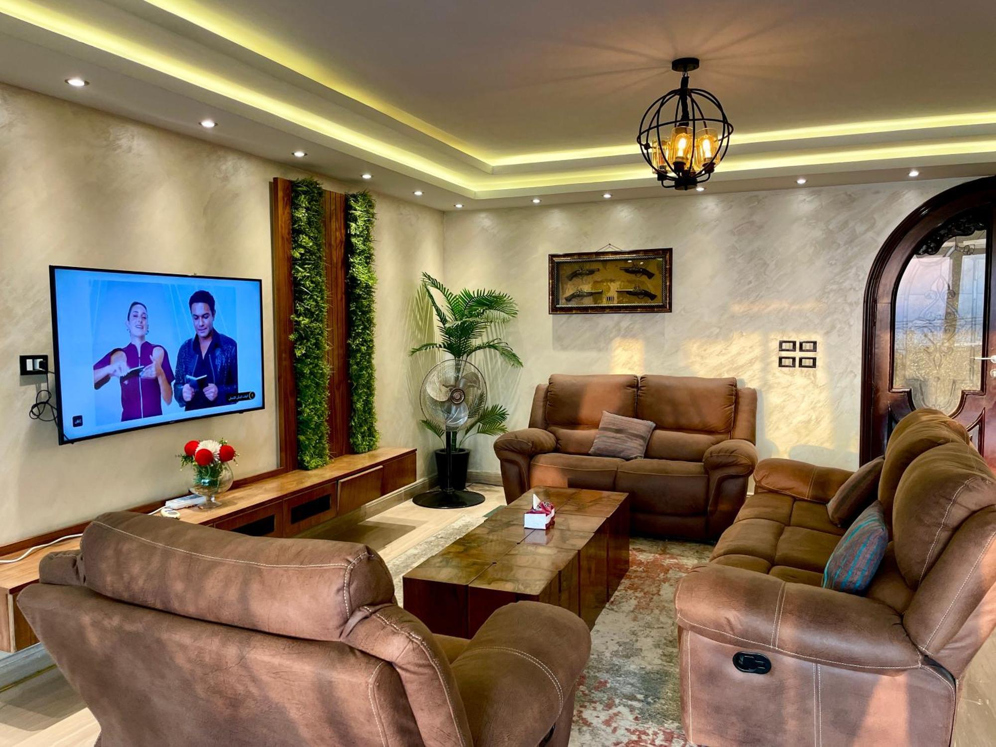 Family Lux -3brsnile Corniche Apartment Cairo