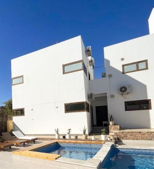 Blanca Villa