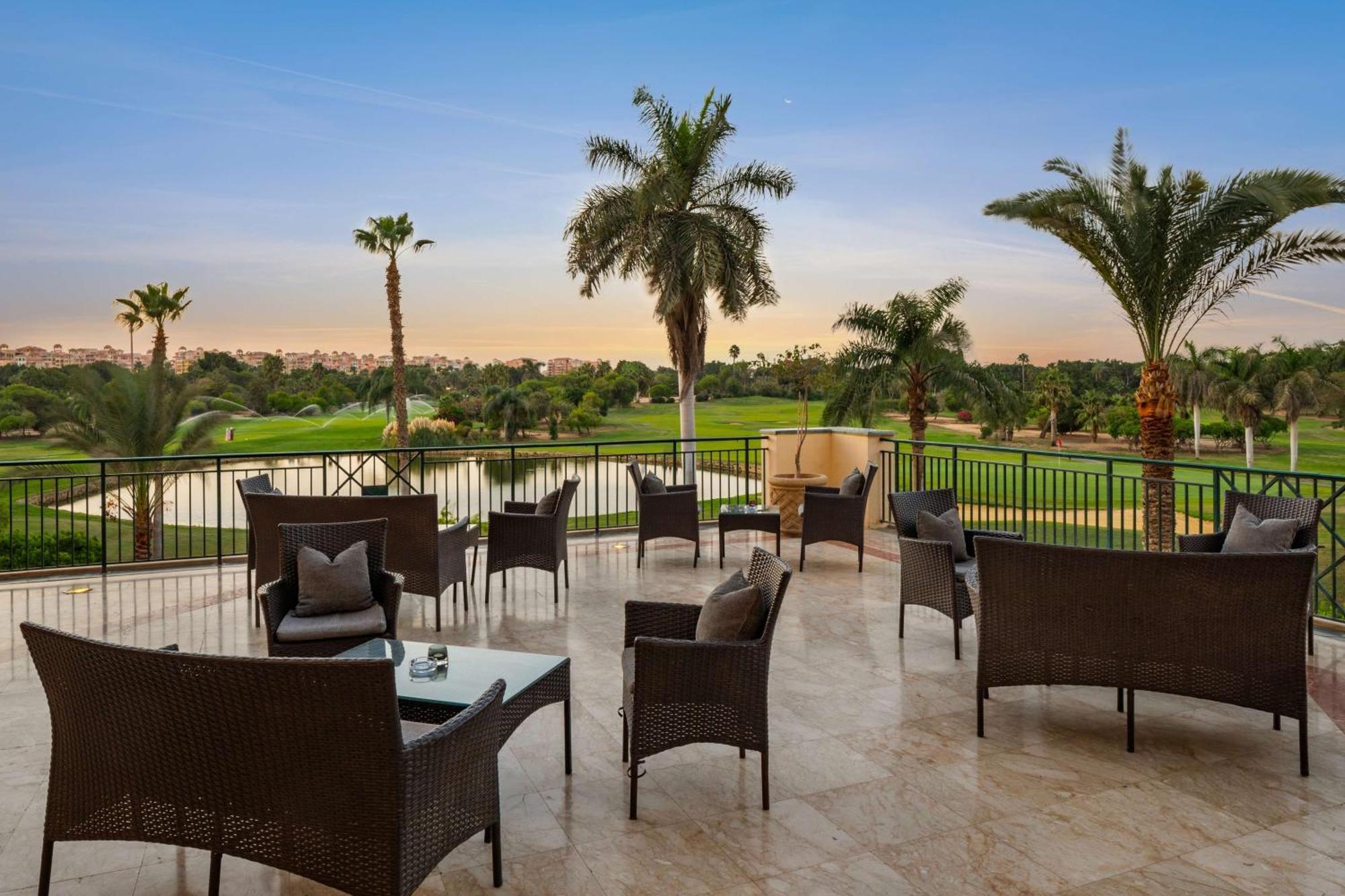 Hilton Pyramids Golf Resort 5*