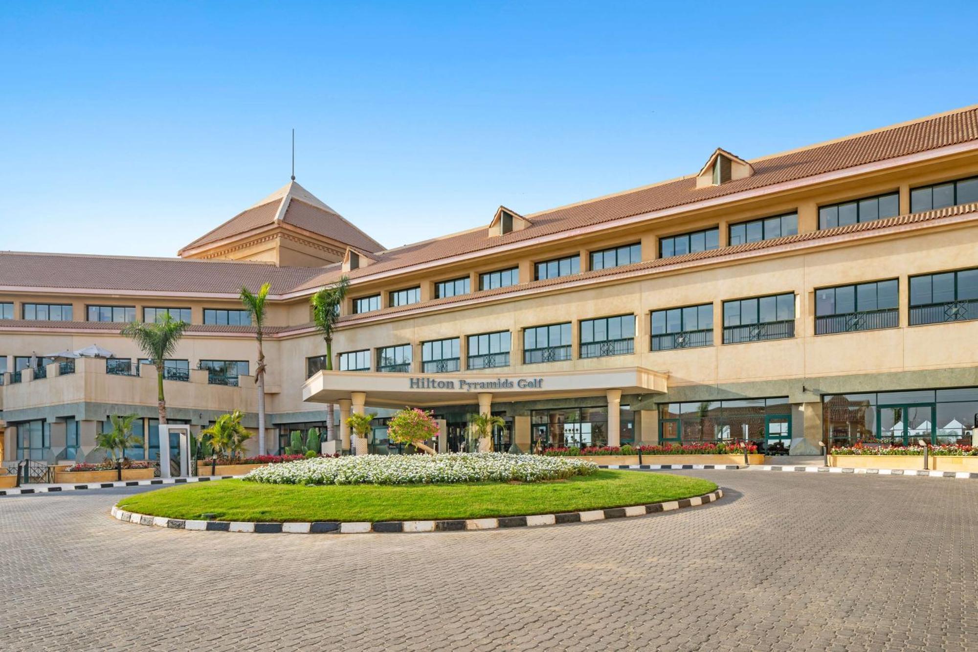Hilton Pyramids Golf Resort 5*