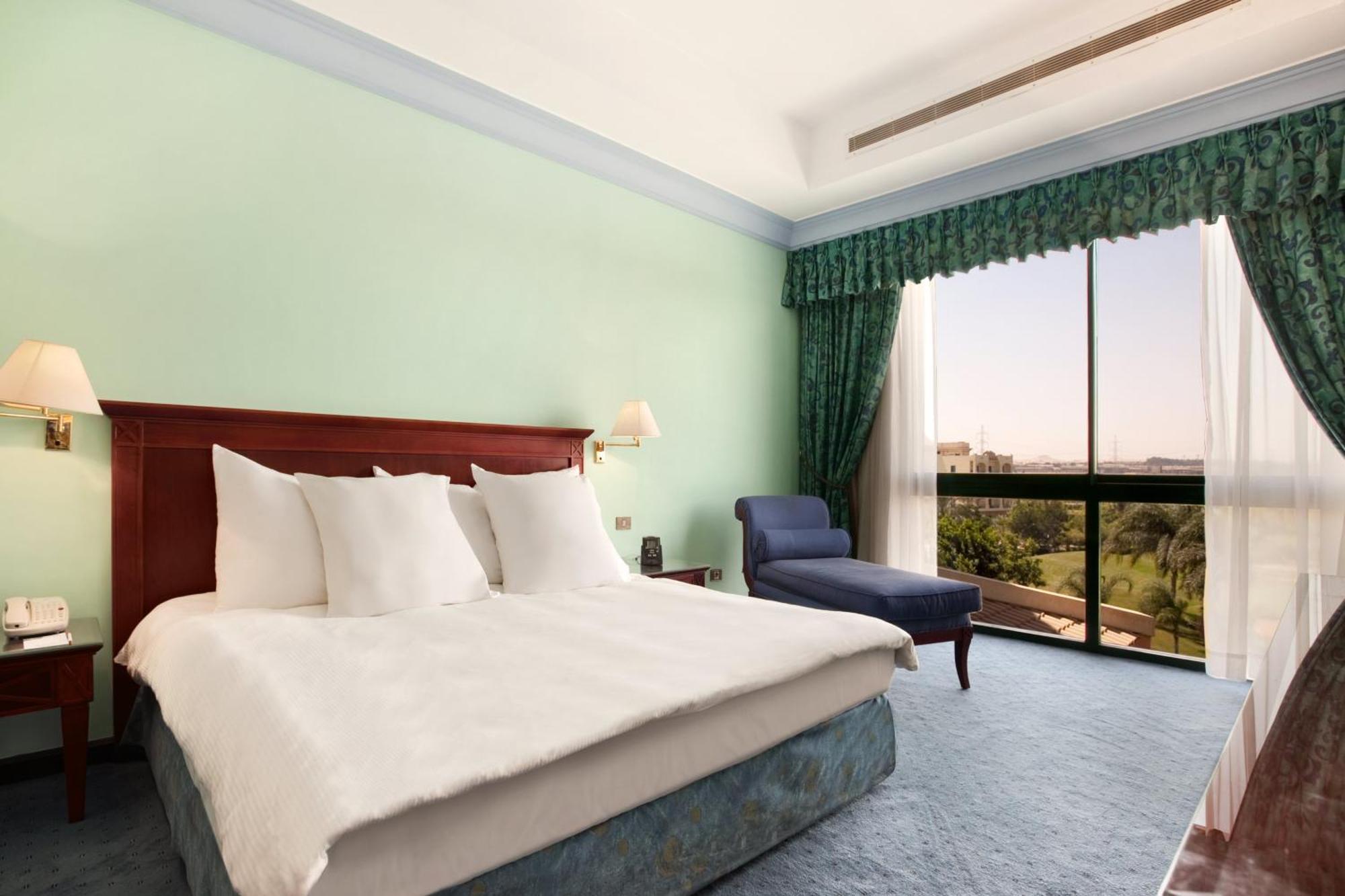 Hilton Pyramids Golf 5* 6th of October City