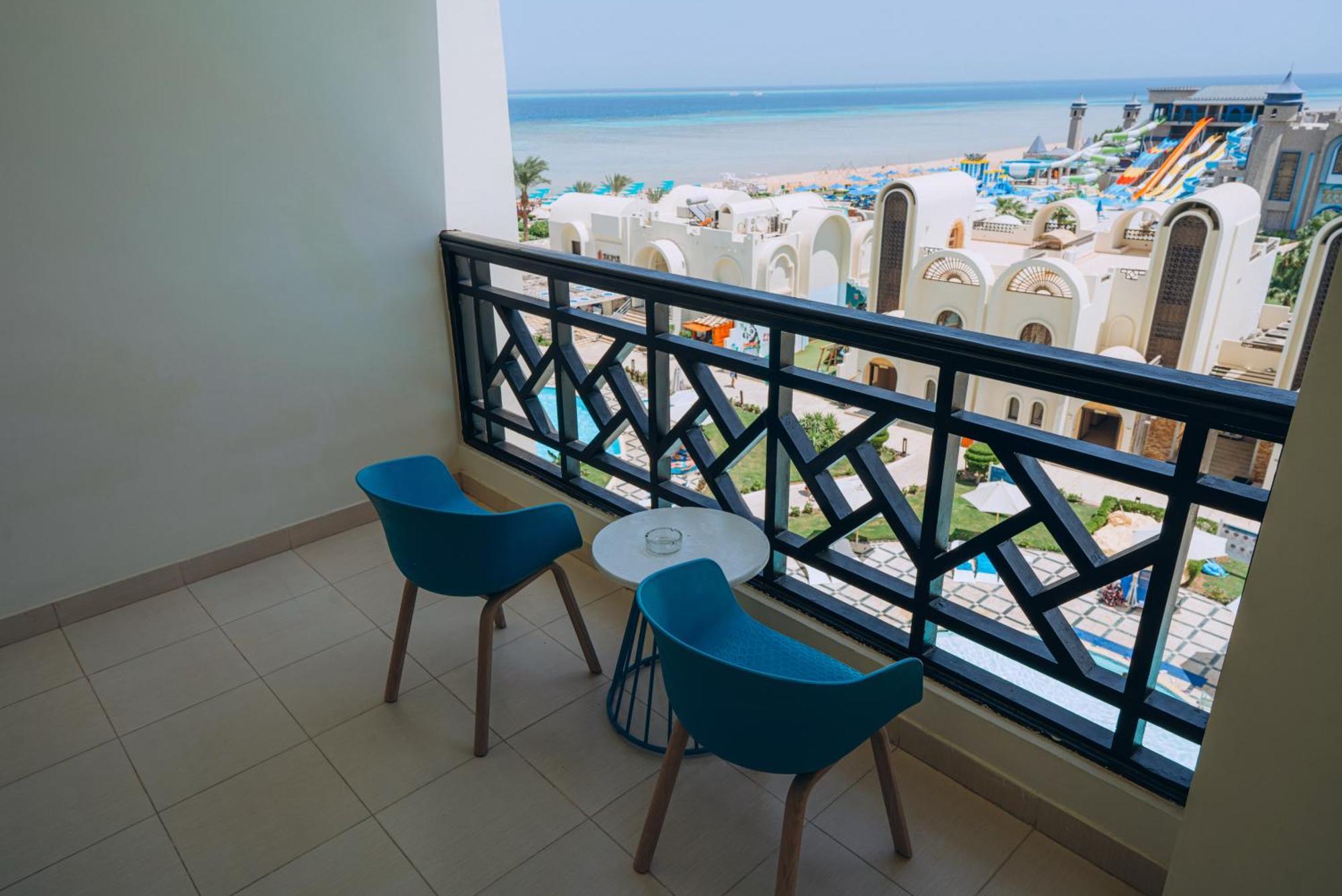Resort Gravity & Aqua Park Sahl Hasheesh Families And Couples Only
