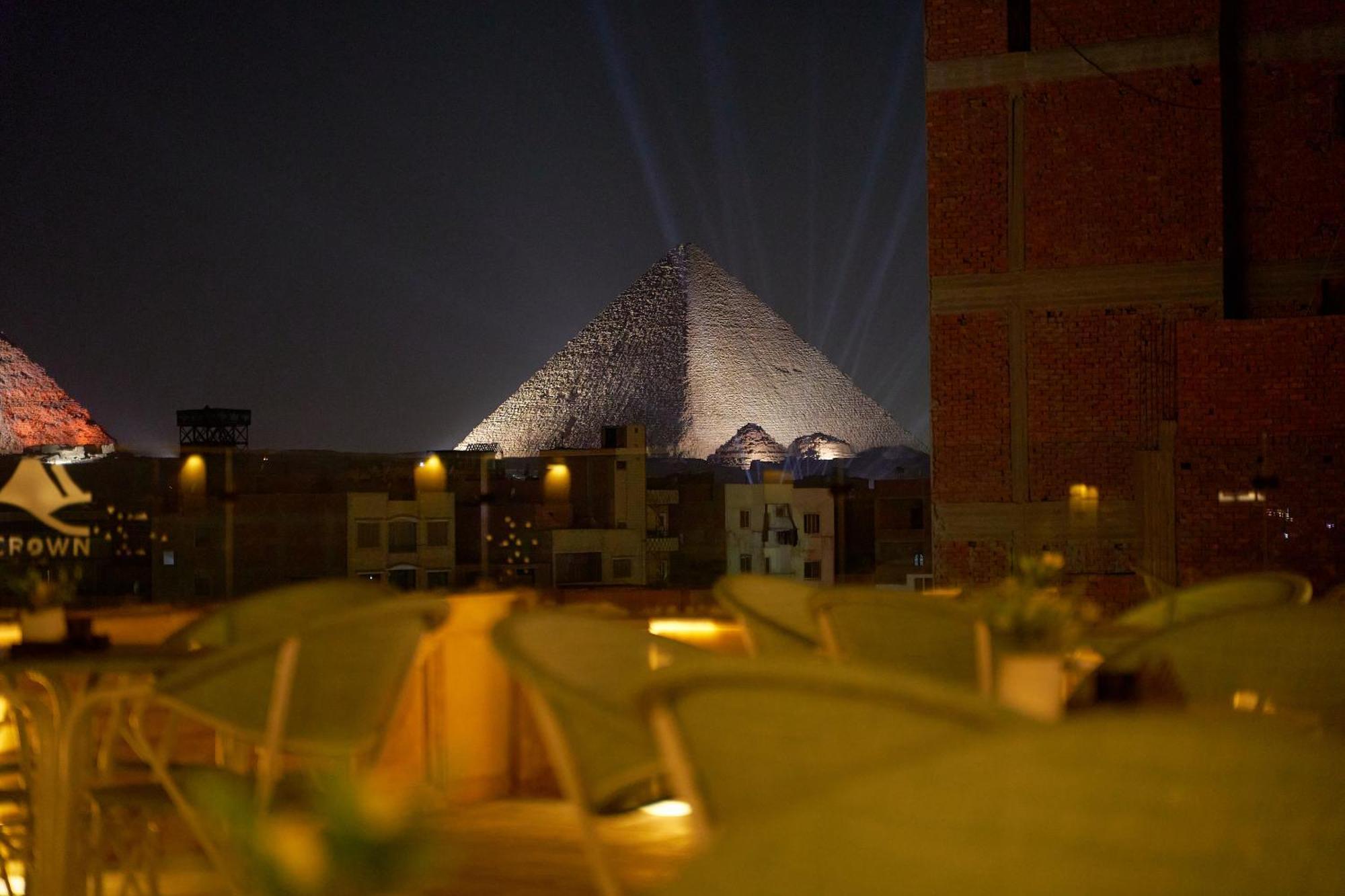 Crown Pyramids View Giza