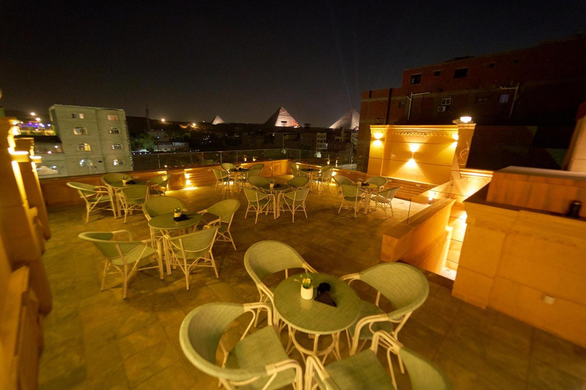 Crown Pyramids View Giza