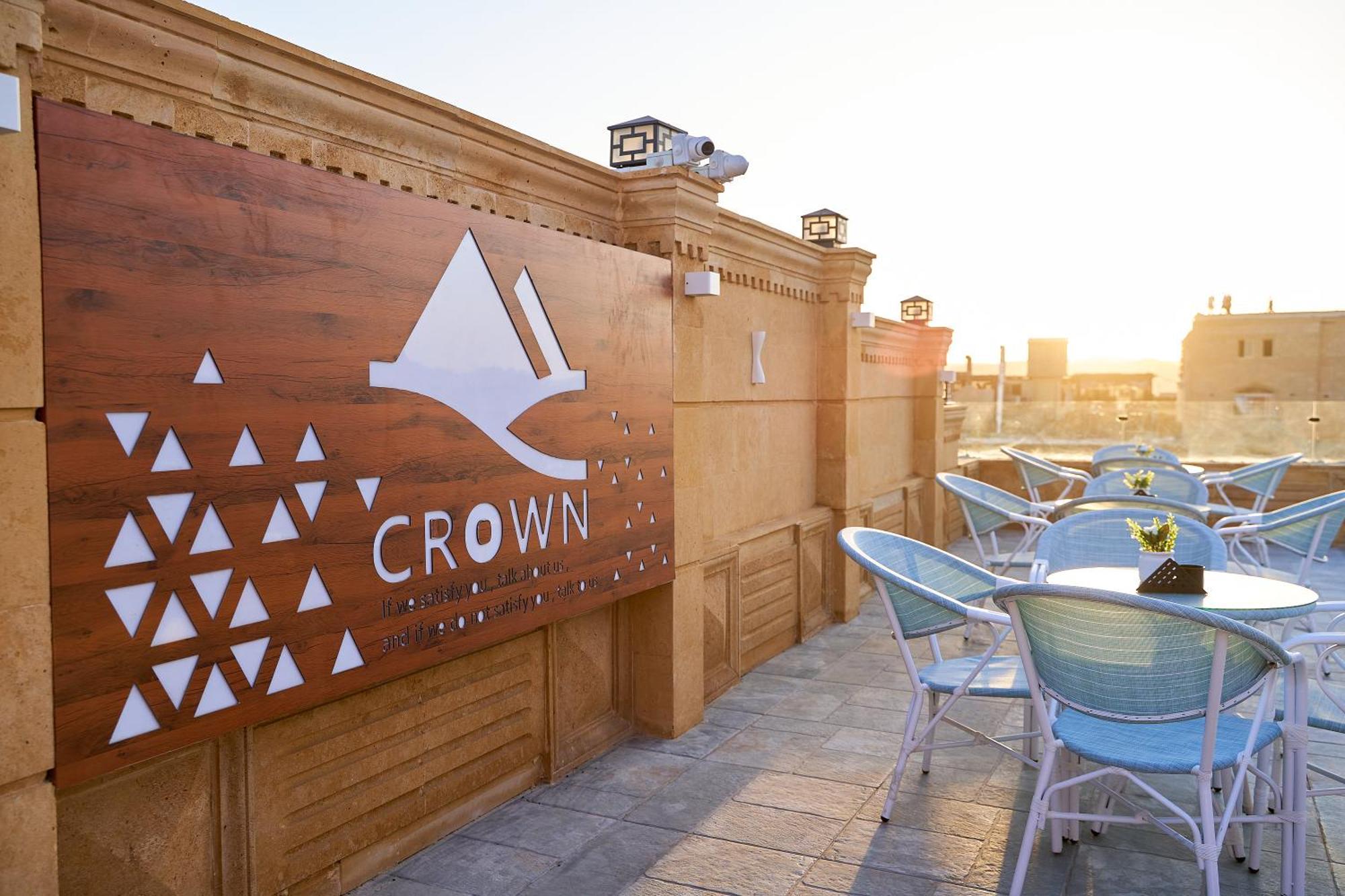 Crown Pyramids View Giza