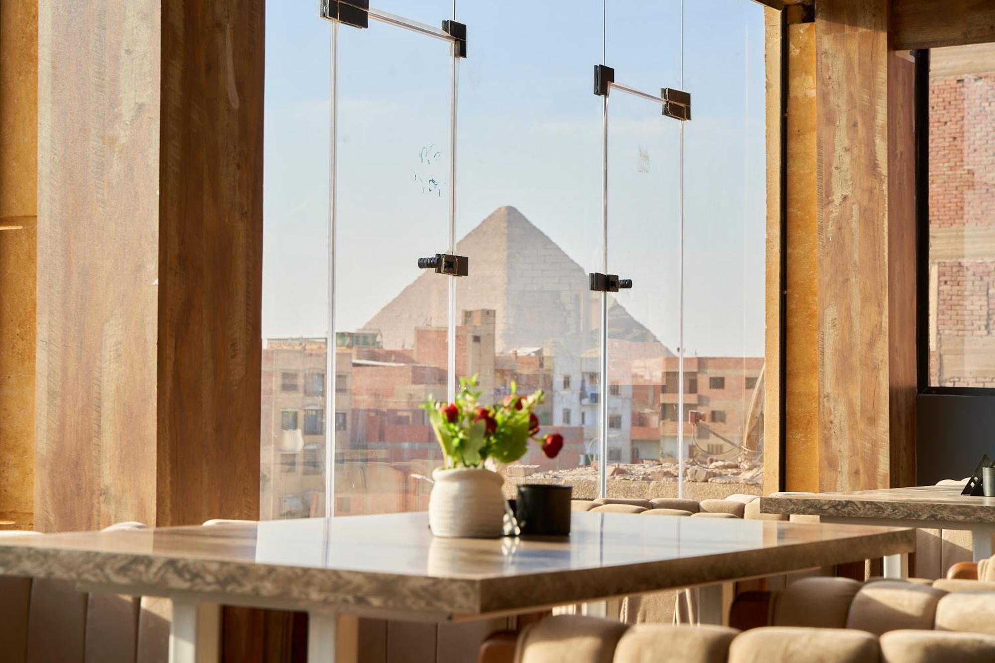 Hotel Crown Pyramids View Giza