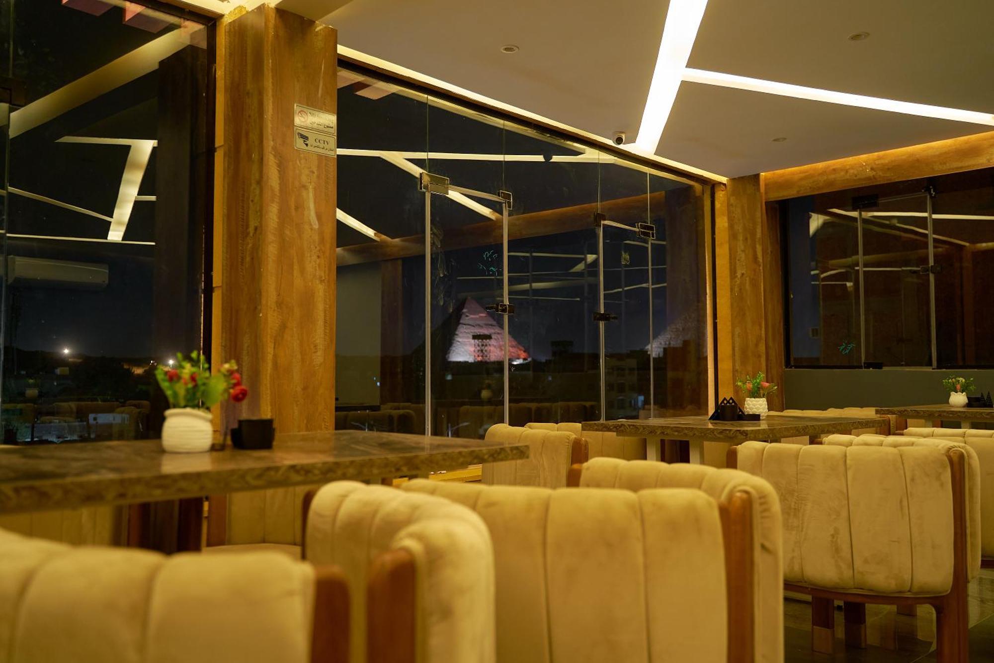 Crown Pyramids View Hotel