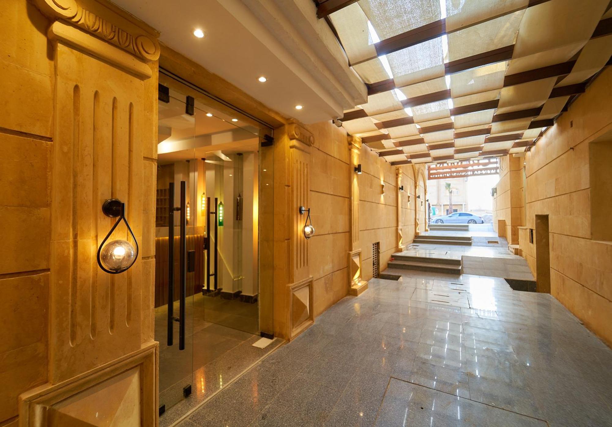 Hotel Crown Pyramids View 3*