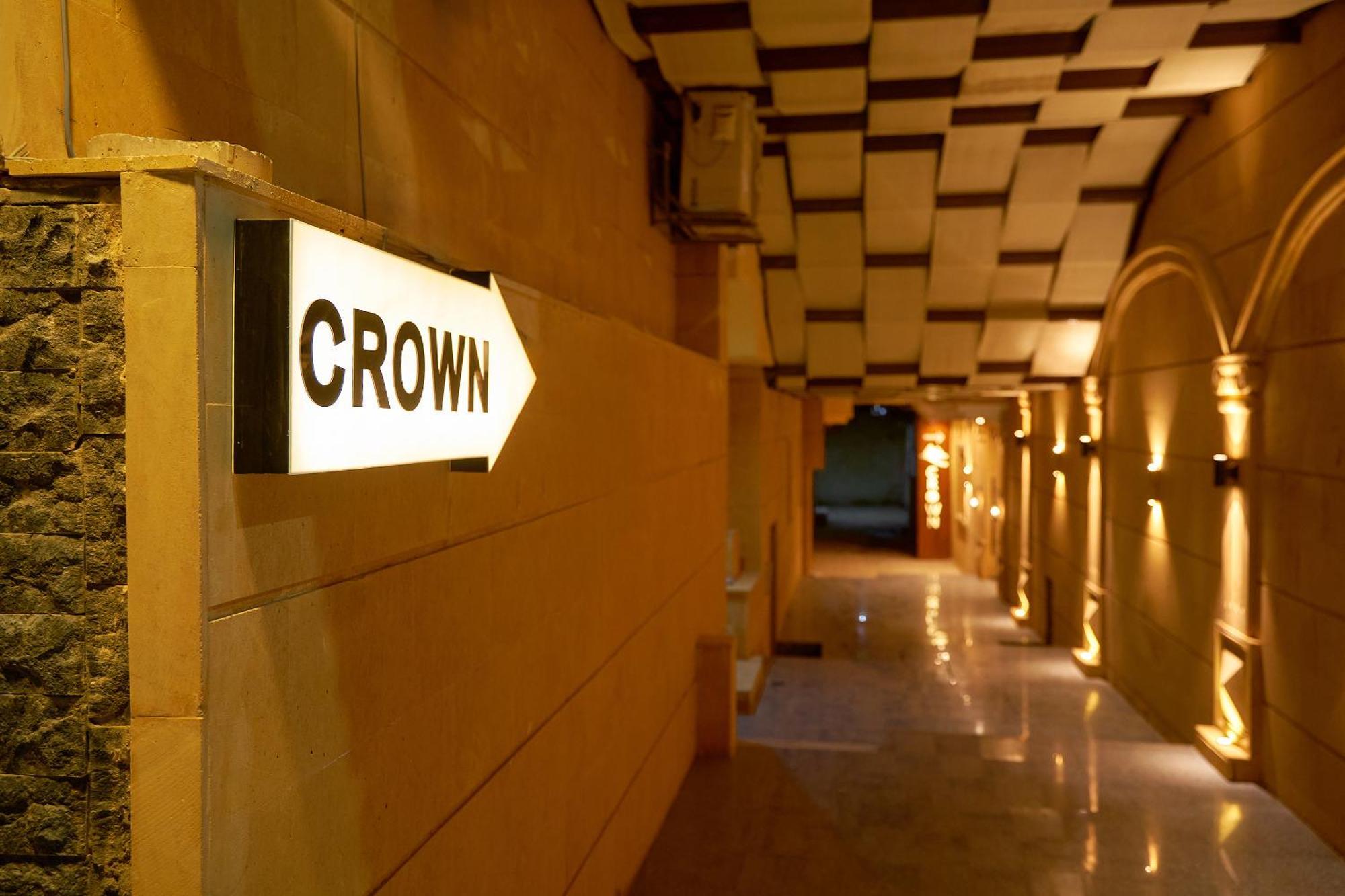 Crown Pyramids View Giza