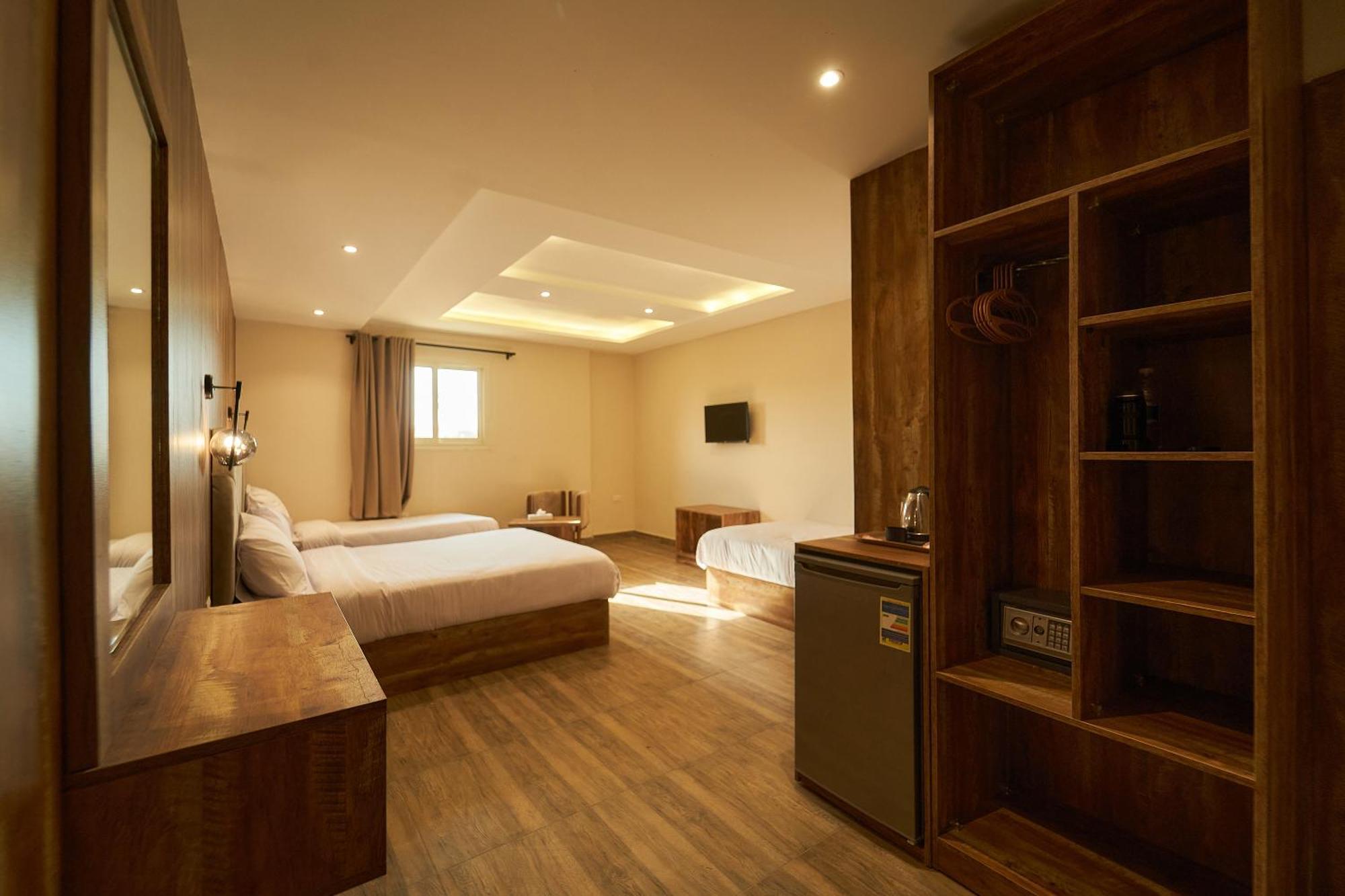 Crown Pyramids View Hotel 3*