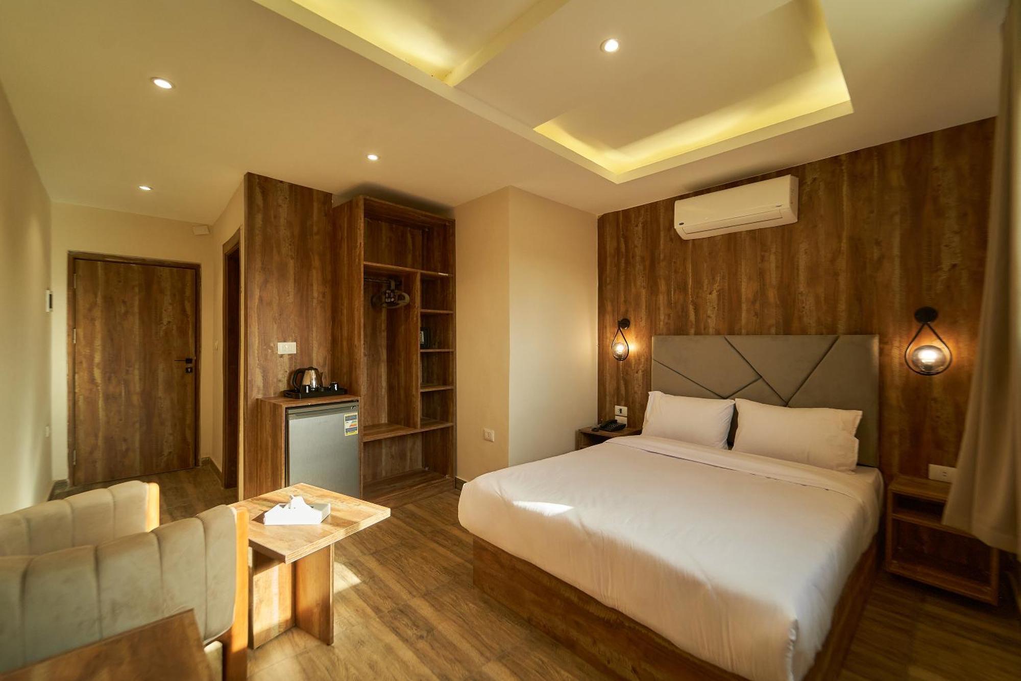 Crown Pyramids View Hotel 3*