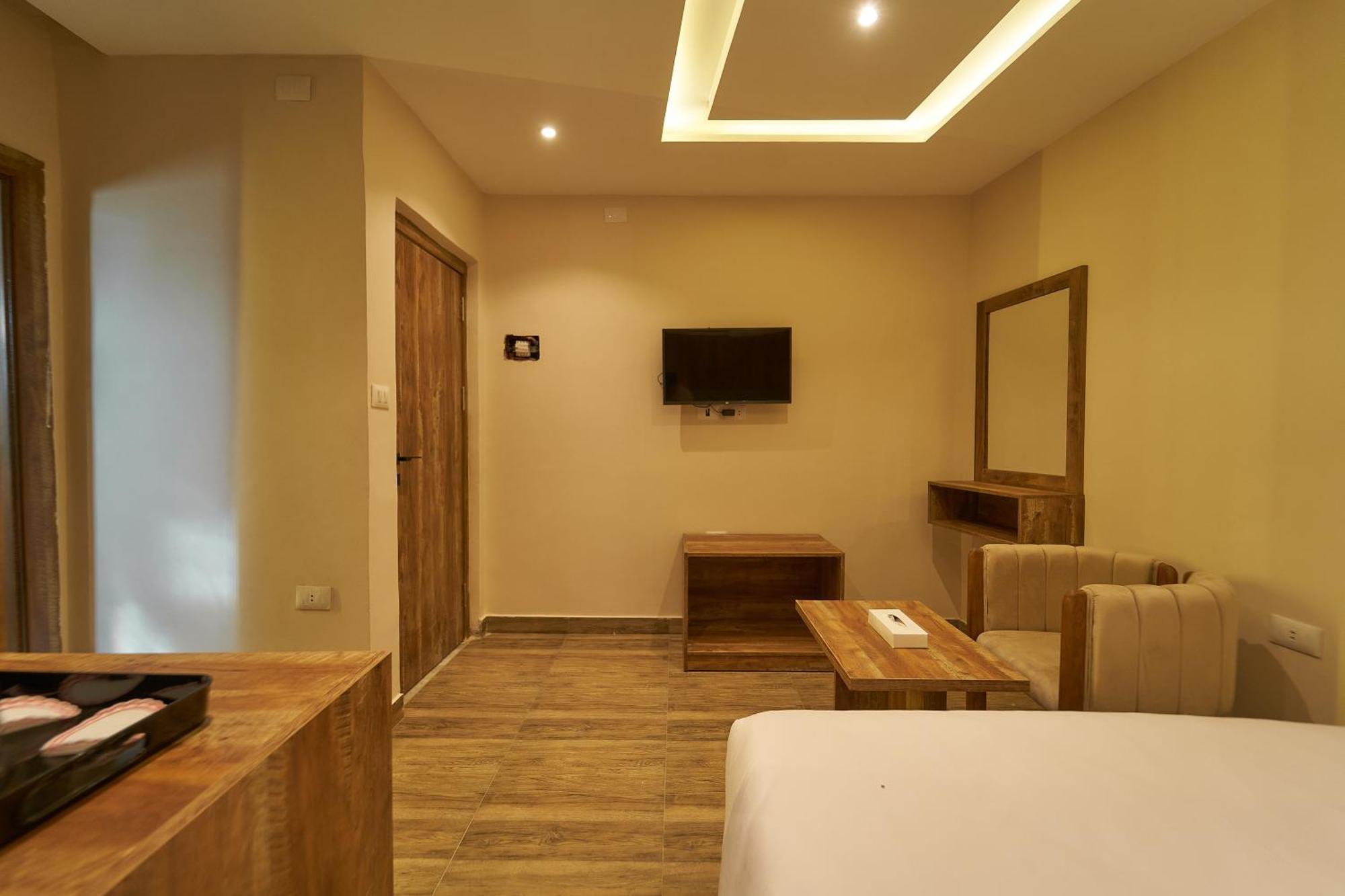Crown Pyramids View 3*