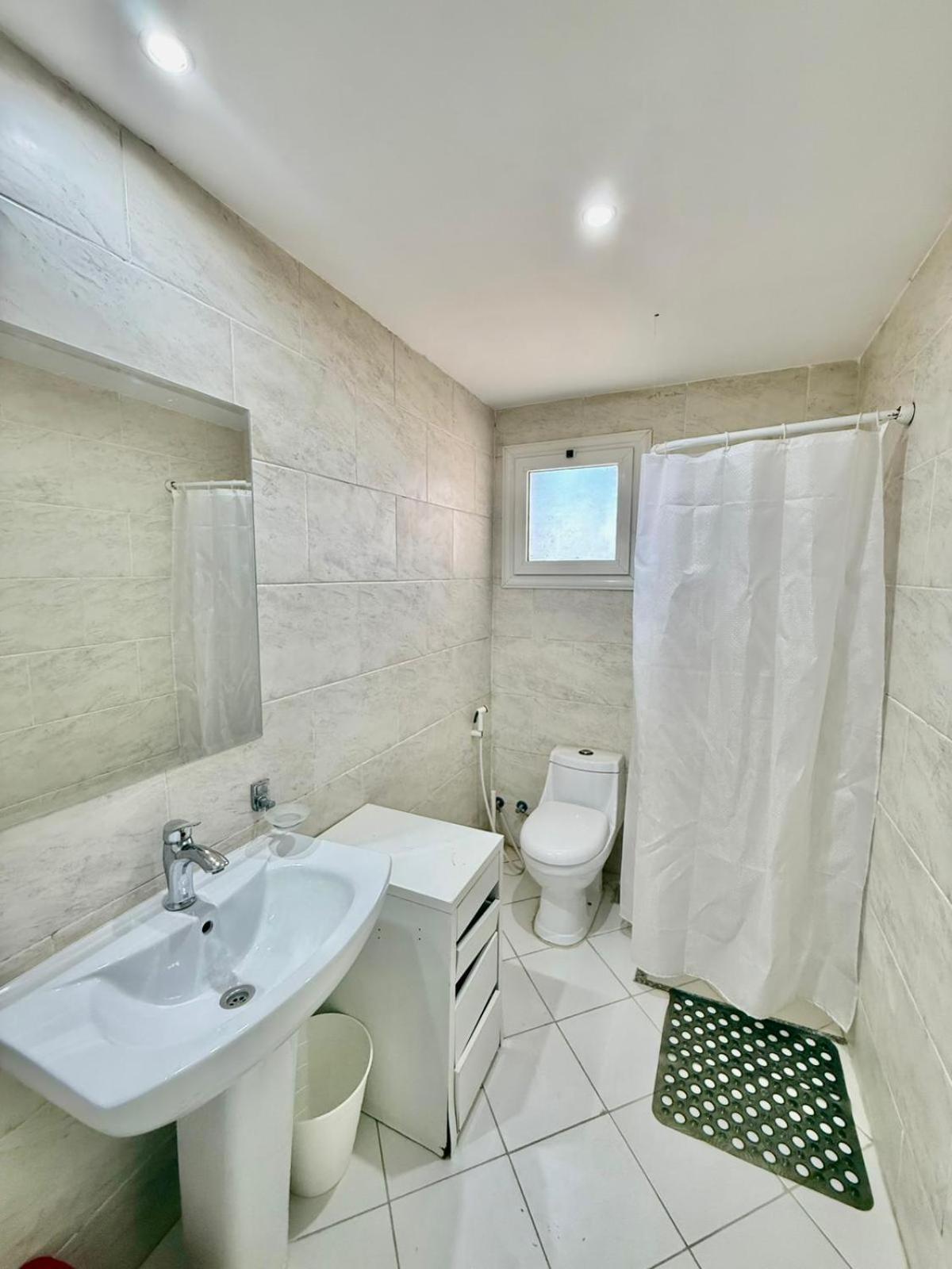 Modern 2br - Al Dora Resort, Apartment