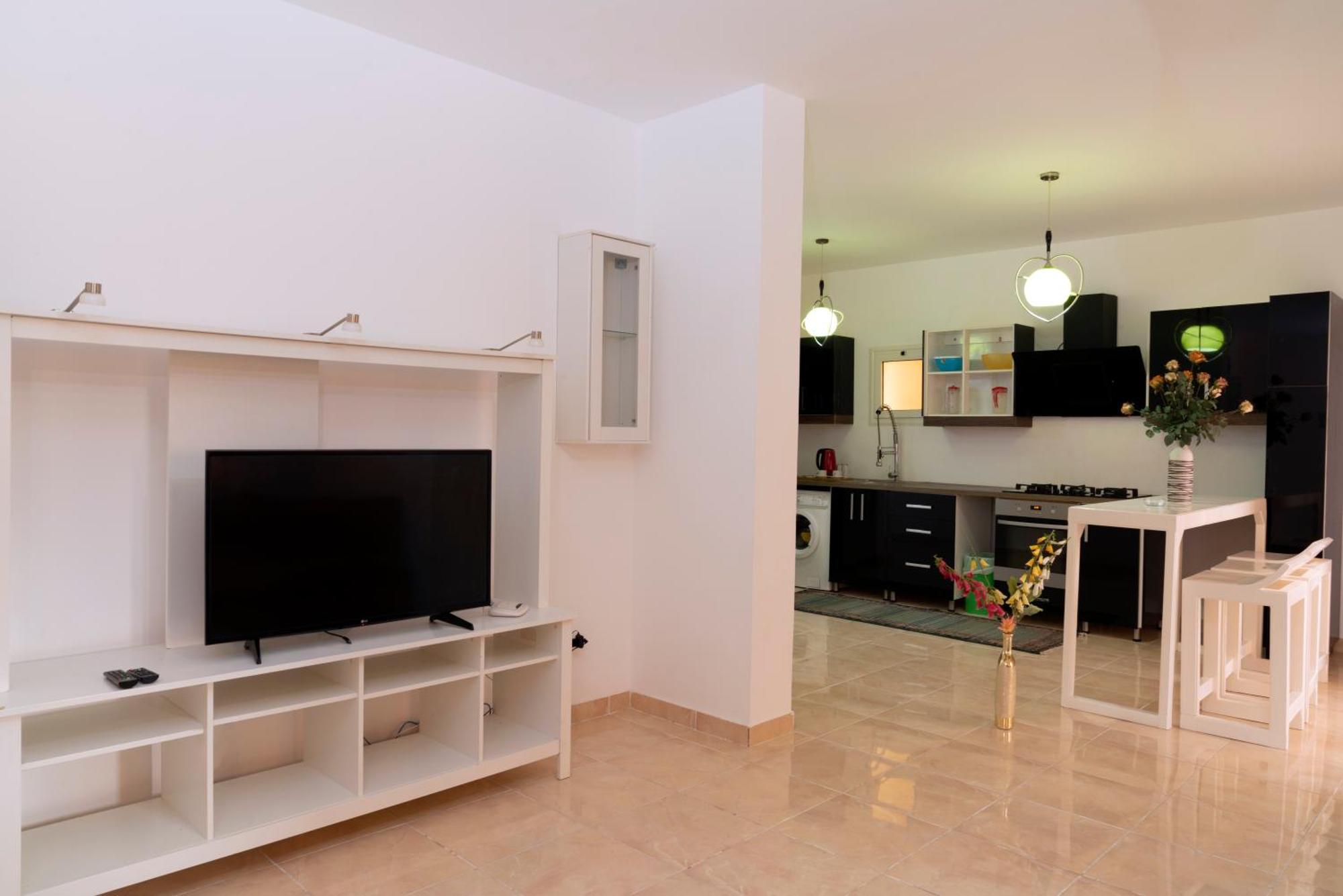 Apartment Modern 2br - Al Dora Resort,
