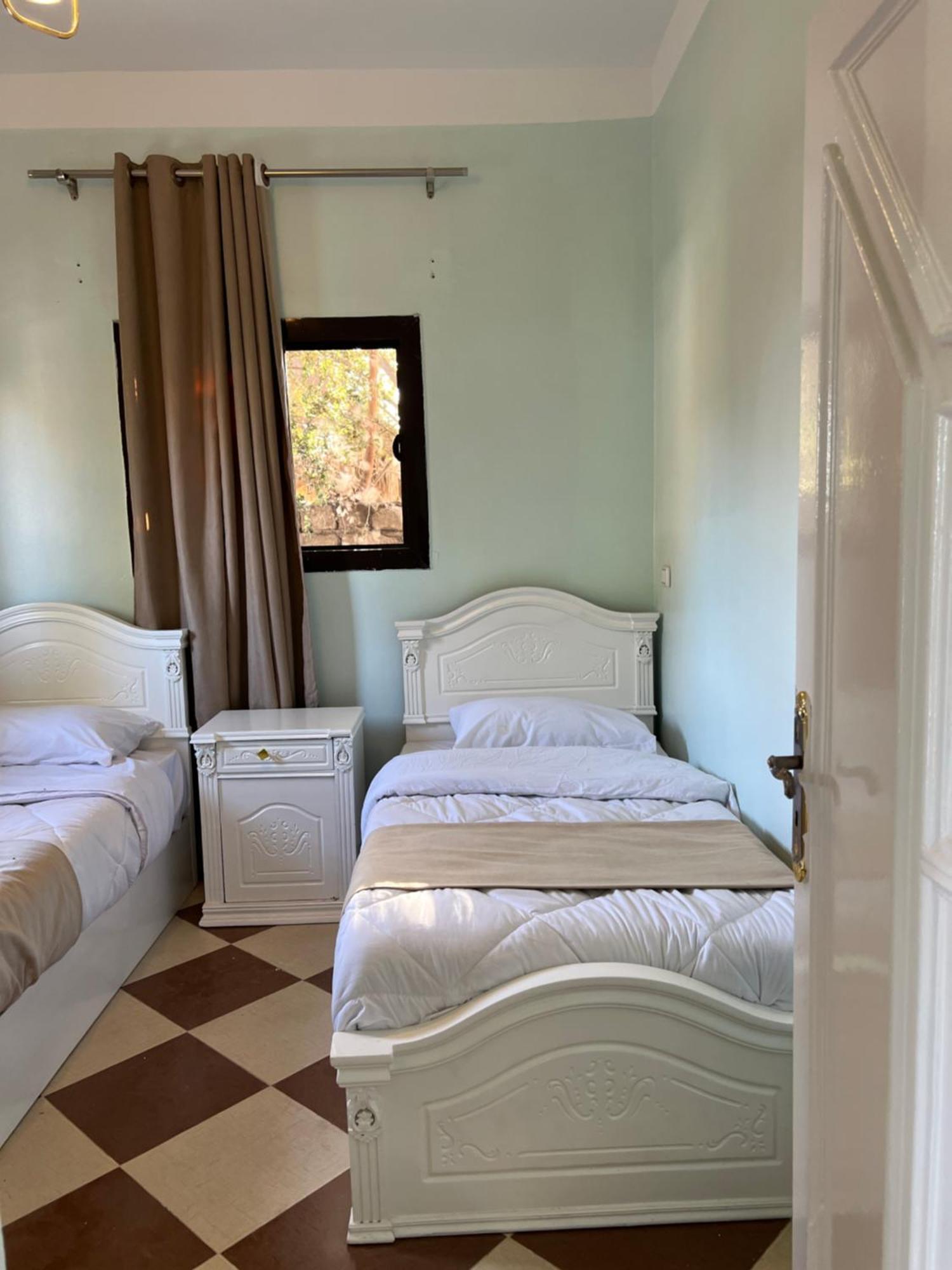 Hostel Manzzel *