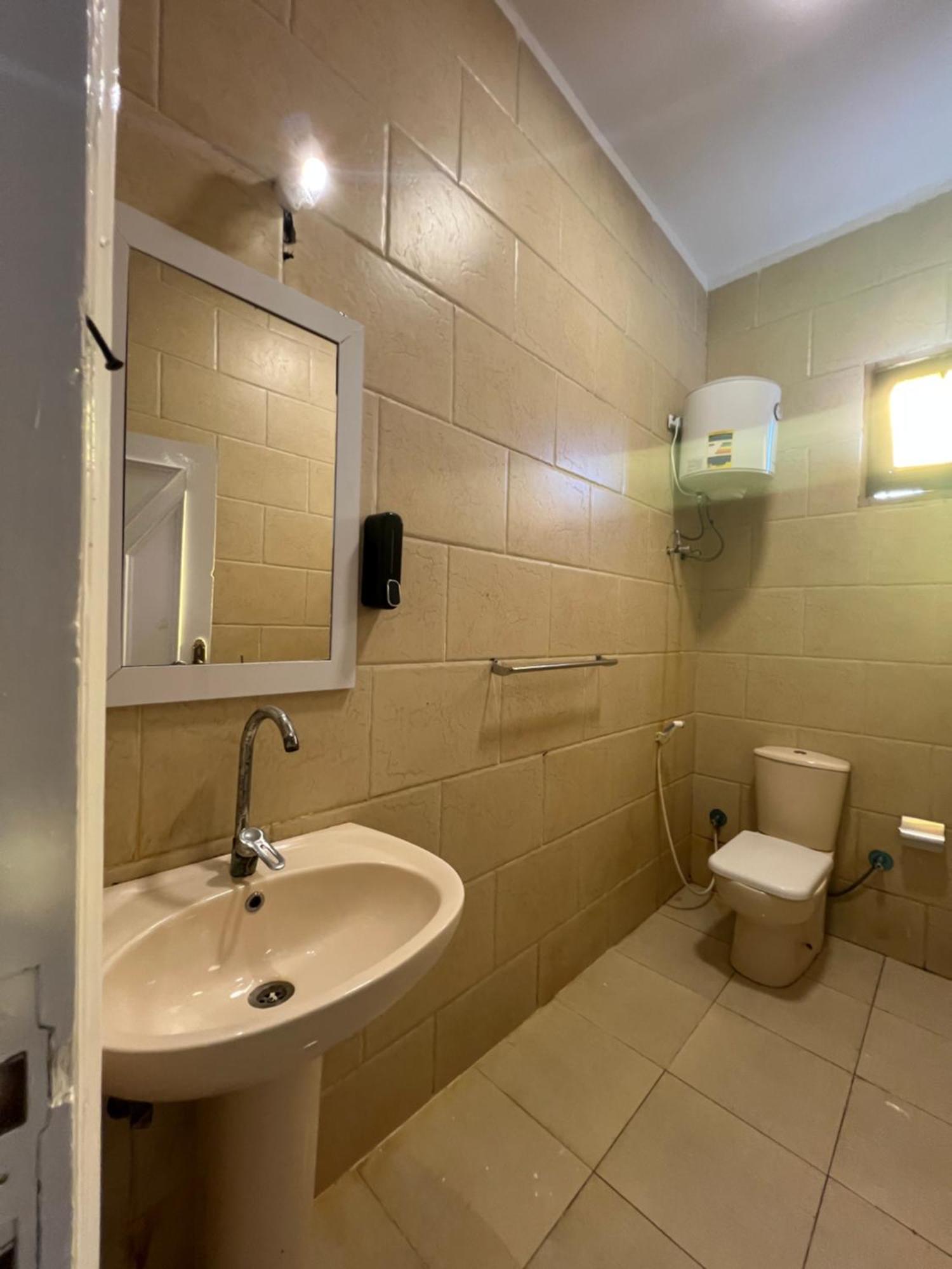 Hostel Manzzel